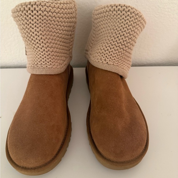Ugg Brown Knit Adjustable Boots - Picture 2 of 7
